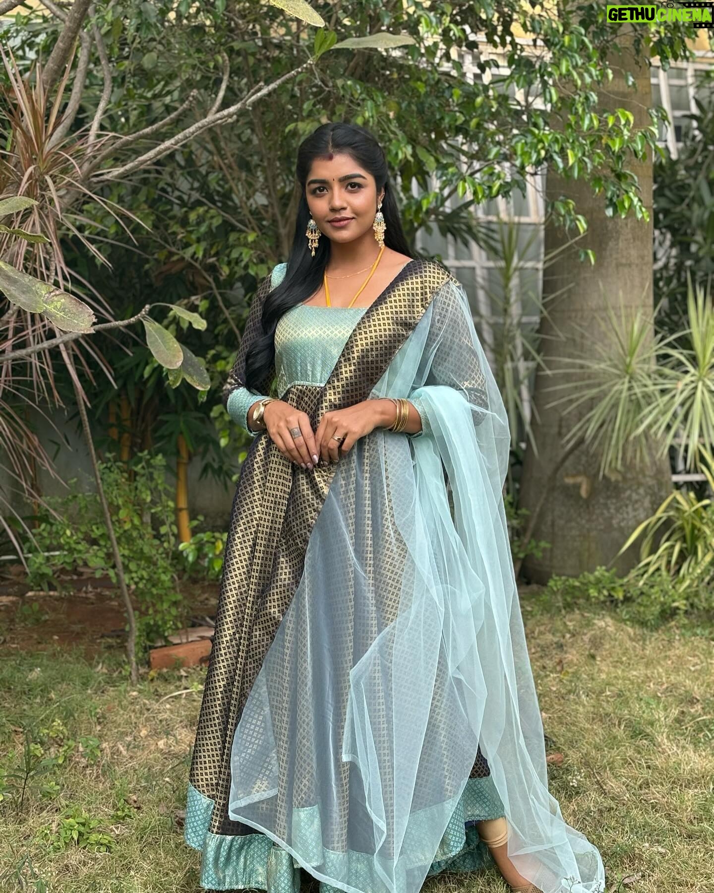 Suveta Shrimpton Instagram - Always remember that you’re absolutely unique 💫#beingilamathi 🌙 #poovathalaiya @suntv #newpost #trend #suntvserial #instadaily #postoftheday #instadaily #instamood #suveta #suvetashrimpton #ilamathi