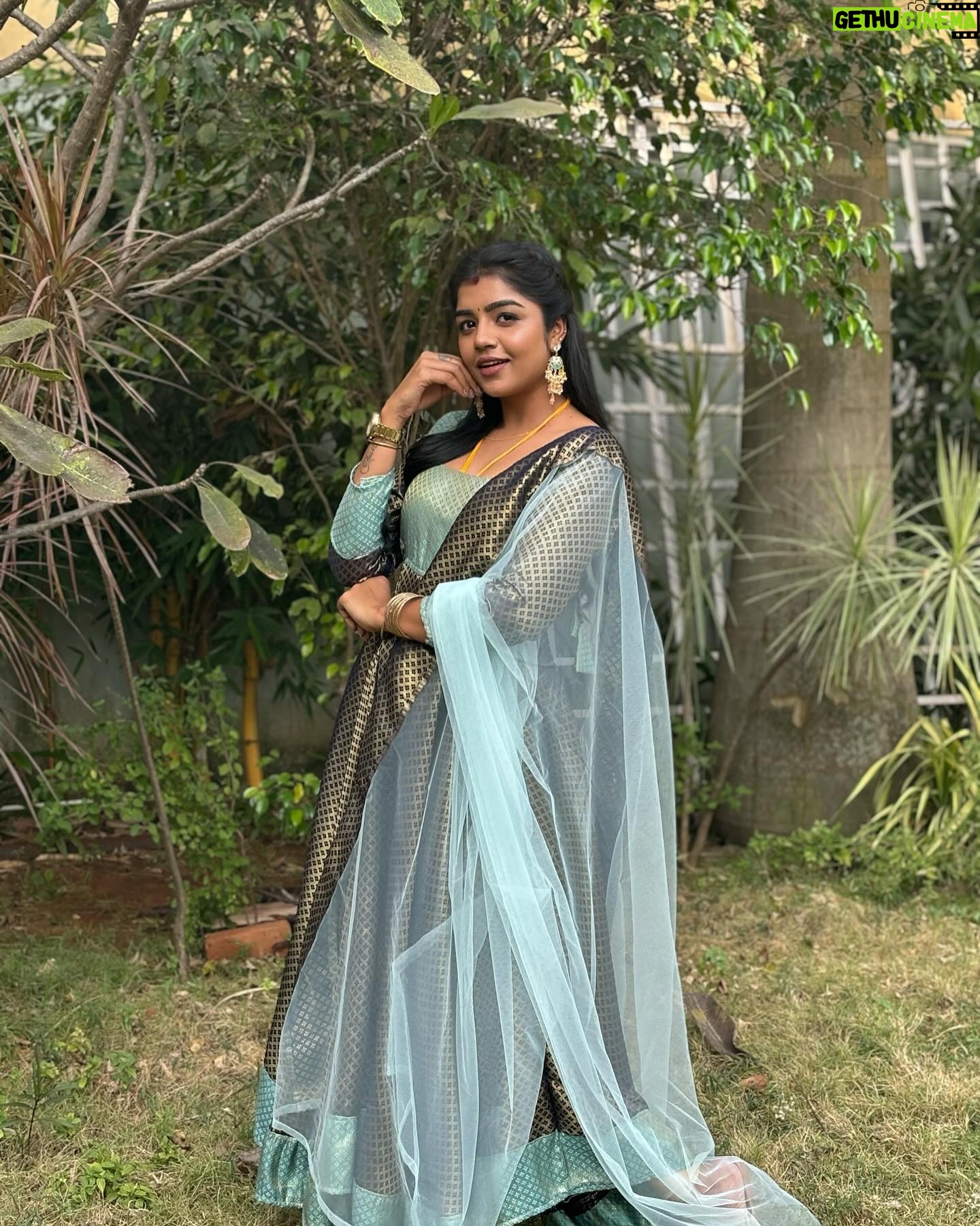 Suveta Shrimpton Instagram - Always remember that you’re absolutely unique 💫#beingilamathi 🌙 #poovathalaiya @suntv #newpost #trend #suntvserial #instadaily #postoftheday #instadaily #instamood #suveta #suvetashrimpton #ilamathi