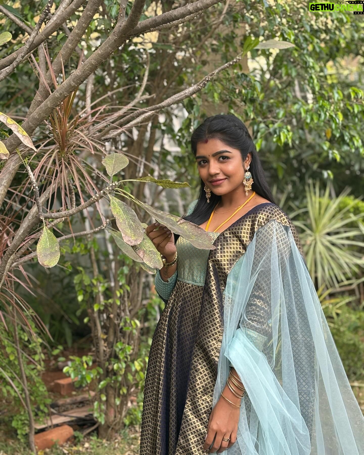 Suveta Shrimpton Instagram - Always remember that you’re absolutely unique 💫#beingilamathi 🌙 #poovathalaiya @suntv #newpost #trend #suntvserial #instadaily #postoftheday #instadaily #instamood #suveta #suvetashrimpton #ilamathi