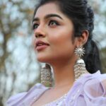 Suveta Shrimpton Instagram - Just a girl and her purple dress💟 Pc @s.a_arun_ . . . #suntvserialactress #showtime #sunnatchathirakondattam #poovathalayaonsuntv #ilamathi #suveta #suvetashrimpton❤️❤️❤️