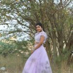 Suveta Shrimpton Instagram - Just a girl and her purple dress💟 Pc @s.a_arun_ . . . #suntvserialactress #showtime #sunnatchathirakondattam #poovathalayaonsuntv #ilamathi #suveta #suvetashrimpton❤️❤️❤️