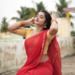 Suveta Shrimpton Instagram - Making waves wherever I go 🌊🤗 . . . . . . #photoshoot #sareelove #instagood #instadaily #photooftheday #trending #suvetashrimpton #suvetashrimpton❤️❤️❤️