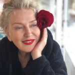 Suzan Kardeş Instagram – Böyle de beklerim BAHAR’ı neler neler yapacağız diye düşüp dururum keyiflenirim tabi ki 💐insanları birkaç saat mutlu etmek çok güzel bir duygu 💐haydi dostlar görüşmek dileğiyle💐🧿🤲🌺🌹@suzaninhidirellezbahcesi bu sene 6 mayıs @ritaciftlik te #hıdırellez #bahar #bereket #mutluluk #sağlık #music #restaurant #çiflik