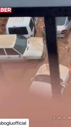Suzan Kardeş Instagram - ALLAH’ım BİZ ETTİK SEN ETME YARDIM ET🤲😢😞😩 #deprem #sel #türkiye
