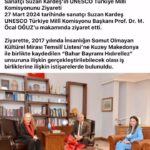 Suzan Kardeş Instagram - Ve nihayet 32 yıldır beklediğim buluşma bu gün gerçekleşti ve UNESCO beni misafir etti💐konumuz tabi ki HIDIRELLEZ💐çok güzel ağırlandım teşekkürler💐sayın başkan #prof.m. ÖCAL OĞUZ @unescoturkiye ve UNESCO nun şahane melekler💐hep daha güzel günlerimiz olsun💐 @un_turkiye @unitednationsturkey @unesco @suzaninhidirellezfestivali @bkmonline