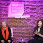 Suzan Kardeş Instagram - Yakın #tbt İSTANBUL KOMEDİ FESTİVALİ’nde ANALI&KIZLI güzel bir zaman geçirdik💐🥰 @bkmonline beşiktaş kültür merkezi 💐@bkmmutfakcarsi bkm mutfak 💐 @istkomedifest ekibine ve tabi ki tüm GELEN KONUKLARA binlerce TEŞEKKÜRLER💐🥰 seneye görüşmek dileğiyle💐👏🧿💋🥰 #istanbul #komedi #festival #anne #kız #analıkızlı @istanbulbuyuksehirbld @ibbkultursanat @besiktasbelediyesi @maximumkart @begum_varbil