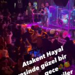 Suzan Kardeş Instagram - @hayalkahvesiatakent 🥰 müzisyen arkadaşlarıma teşekkürler👏👏👏💃🕺
