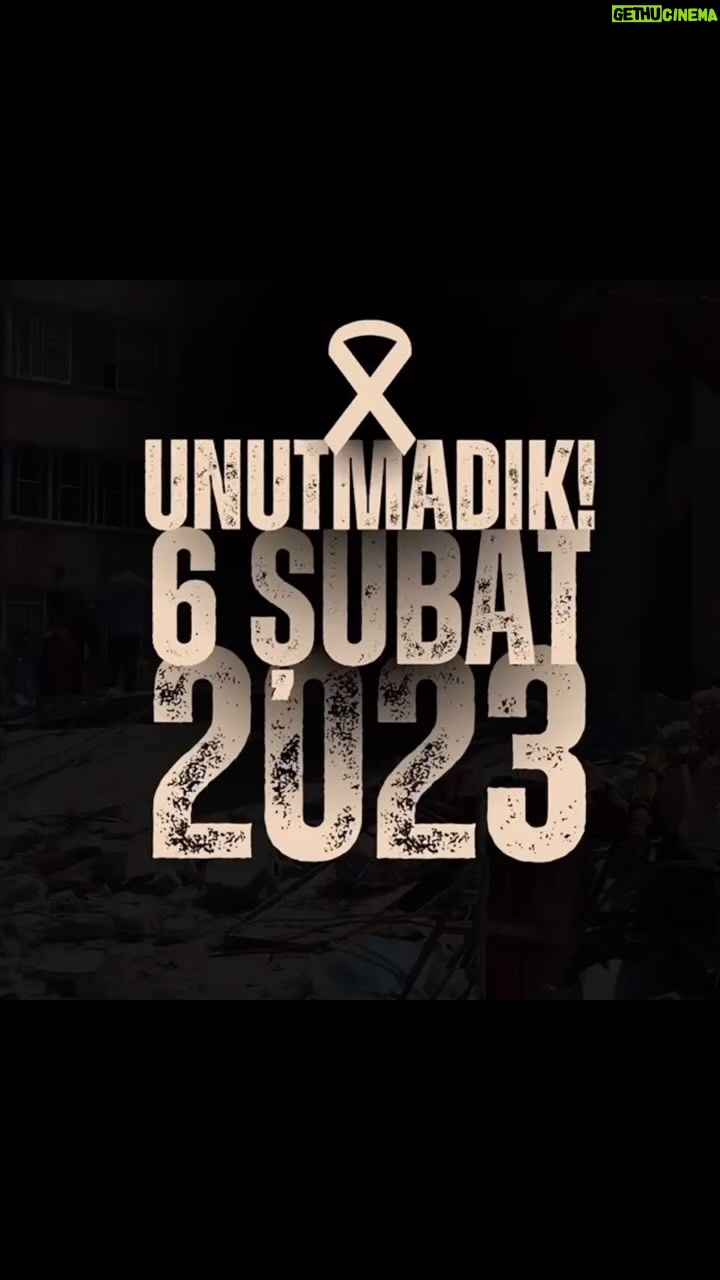 Suzan Kardeş Instagram - Yürek yaraları,beden Yaralıları iyileşmemiş insanlara şifa dilerim🤲hayatını kaybeden tüm vatandaşlarımızın mekanı cennet olsun🤲😞💐 #6şubatdepremi #deprem
