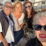 Suzan Kardeş Instagram - Bodrum da festival olur ben de giderayak gitmemmm miii💐 1.ULUSLARARASI BODRUM TİYATRO FESTİVALİ 💐 bu akşam MAVİ SÜRGÜN izleyeceğiz gemide olacağız💐 @botifest @denizcakir #mustafaalabora @deryaalabora @jehanbarbur @offerah @asumaro @off_gumusluk @sts_bodrum #halikarnasbalıkçısı #cevatşakir #tiyatro #festival #sengelyeter