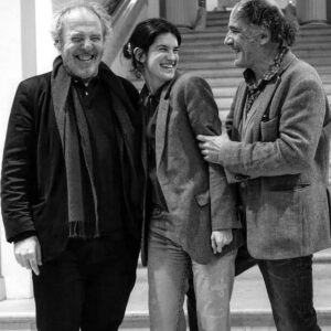 Suzanne Lindon Instagram - Mon réalisateur tant adoré Arnaud Desplechin et mon sublime partenaire Frédéric Pierrot ❤️ « Lydia » dans En Thérapie - vivement le 30 mars! 
@entherapieserie @filmsdupoisson @toledanonakache 💌