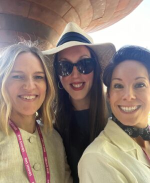 Suzi Ruffell Instagram - 🌺 ❤️