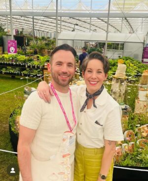 Suzi Ruffell Instagram - 🌺 ❤️