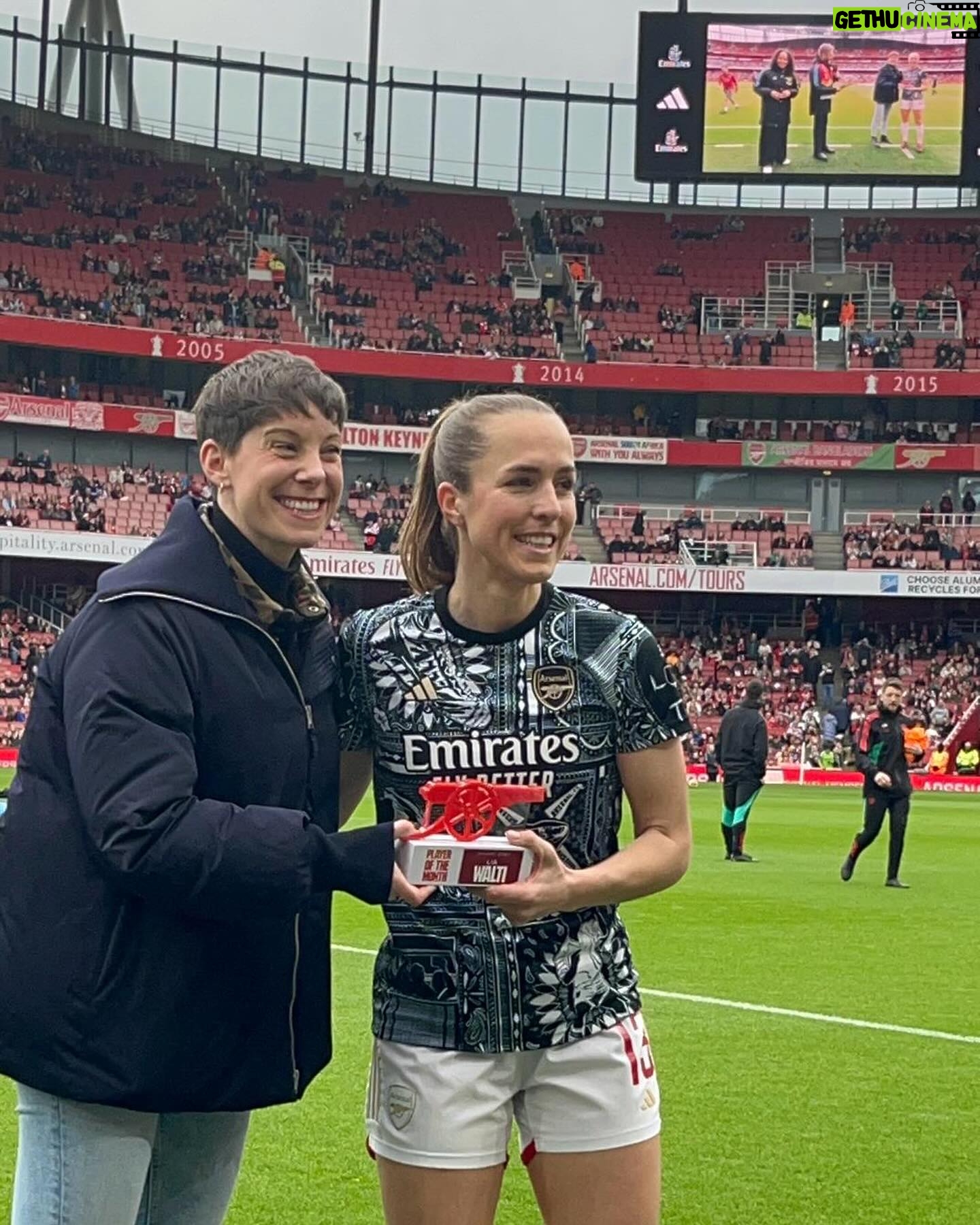 Suzi Ruffell - 4.4K Likes - How incredible to be at the Emirates this afternoon and be part of a WSL record breaking attendance, over 60,000. Thanks so much to @arsenalwfc for inviting me to the match. So amazing to present @liawaelti the award for player of the month, to chat pitch side and on the big screens about @bigkickenergypod and to say hello and goodbye to @jbeattie91