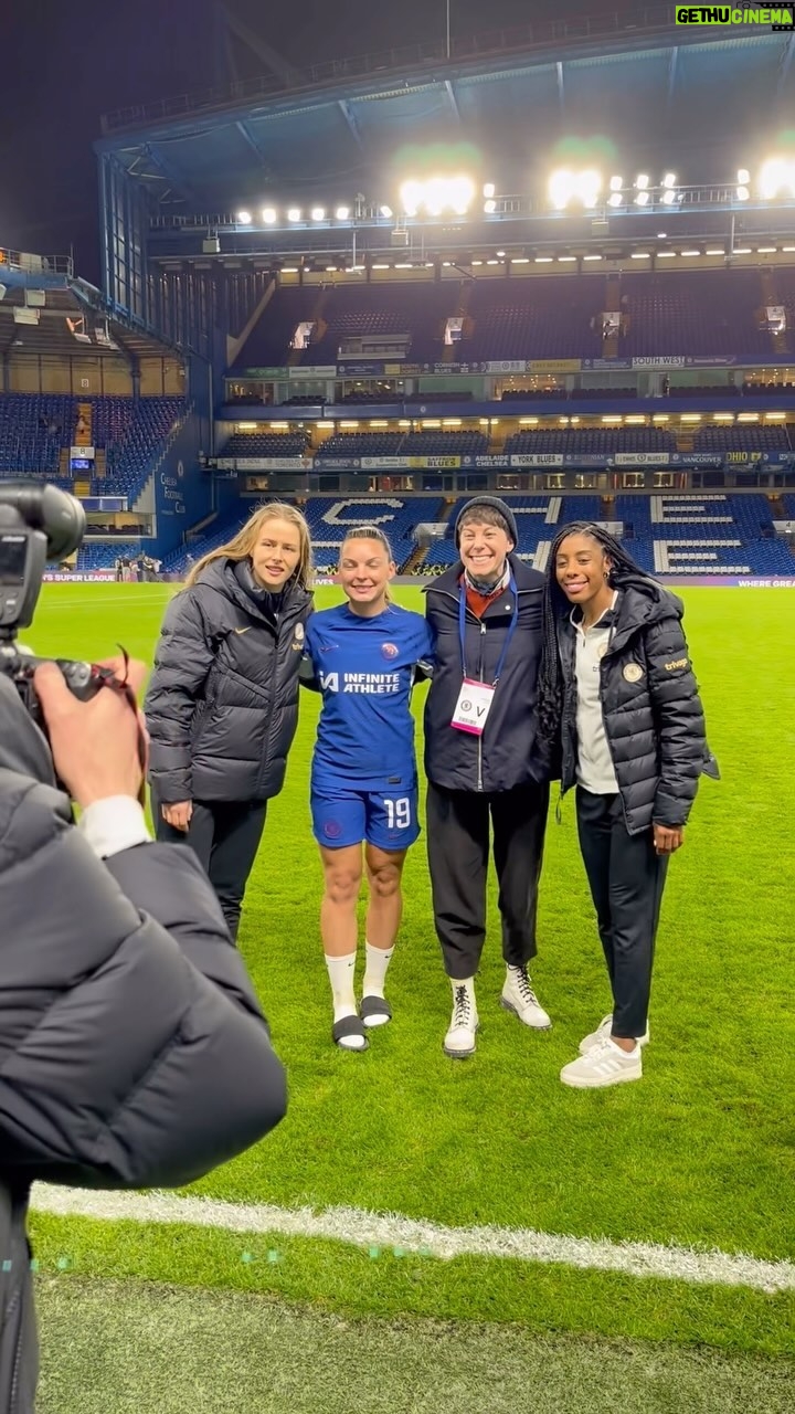 Suzi Ruffell - 1.5K Likes - Very exciting Friday night at Stamford Bridge!
#womensfootball #wsl #barclayswsl #chelseawfc #suziruffell #arsenal #arsenalwomen #bigkickenergy #awfc #womensoccer #london #lioness #woso