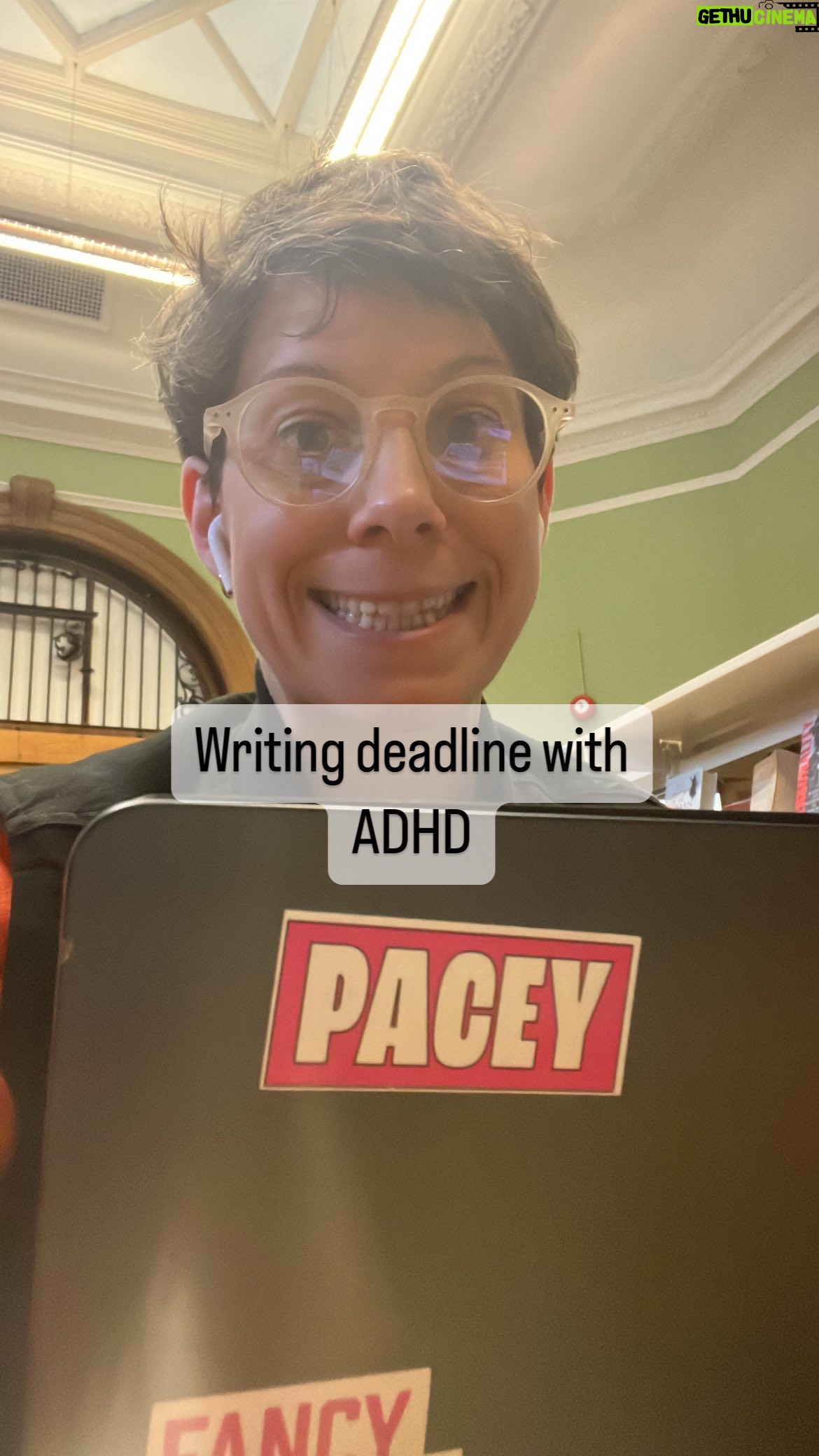 Suzi Ruffell - 3.3K Likes - Writing deadline with ADHD
Share if your daily routine is similar to mine!
#adhd #comedian #suziruffell #britishcomedian #procrastinate #neurodiversity