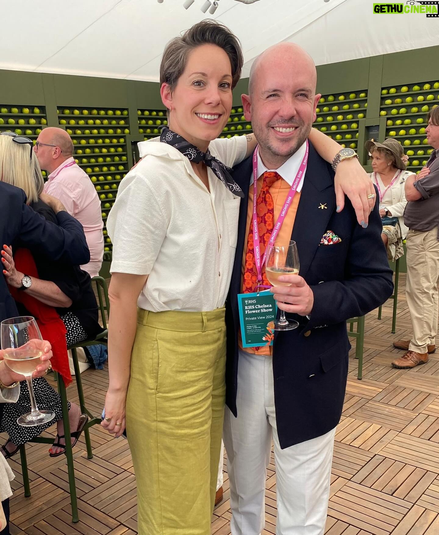 Suzi Ruffell - 5.6K Likes - 🌺 ❤️