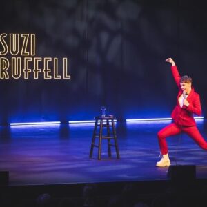Suzi Ruffell Instagram - Never let it be said that I won’t commit my whole body to a joke. 
The final pic is the best back stage gang you could dream of. 
Thank you to @eamonruskins for the excellent 📸