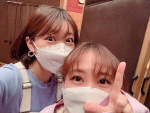Suzuko Mimori Instagram - くっすん💓久しぶり😍

ラブライブ！シリーズって、心にグッと刺さる歌詞が本当に多いよね。今日のラブライブ三昧で改めて感じたよ♪
後輩ちゃんたちの頑張りも嬉しいし、ファンの皆さんがどんどん輪を広げていってくれるのも嬉しい✨
こんなに長く続くコンテンツにしてくれてありがとう❤️
#mimorisuzuko #楠田亜衣奈 #三森すずこ #lovelive