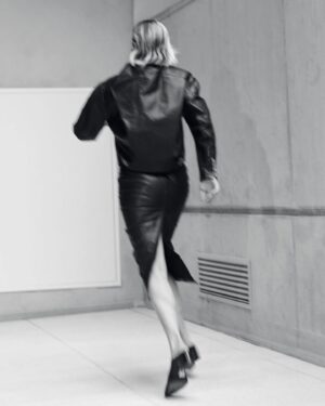 Svenja Jung Instagram - Another round @zoomagazine 🖤🤍
#ISSUE79 
.
.
.
📸 @roger_rich_photographer 
Styling: @camille.franke 
H&M: @ya_to_the_el 
🤗

Beste: @silviaschumacherpr 🎈