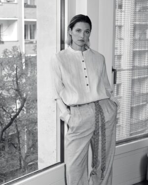 Svenja Jung Instagram - Another round @zoomagazine 🖤🤍
#ISSUE79 
.
.
.
📸 @roger_rich_photographer 
Styling: @camille.franke 
H&M: @ya_to_the_el 
🤗

Beste: @silviaschumacherpr 🎈