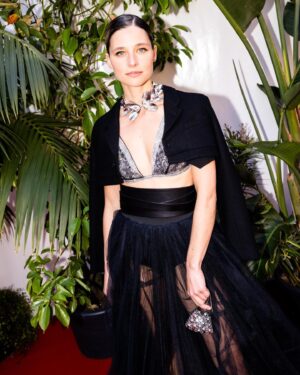 Svenja Jung Instagram - What a night ! ✨⭐️
Vielen Dank @filmpreis @flyingsteps93 @katjavongarnier @var7an @jasminshakeri und alle meine Lieblingstänzer 🫶🏼!!! Ich hatte so viel Spaß mit euch 💃 @majidk @luwam_russom @willy.hem @bboybart_ @frankydeee @kalli_tarasidou @norddiamond @empress_saintlaurent 
Schauschi-Dancers @max.schimmelpfennig @lea_van_acken @lucasreiber @alina_levshin @armankashanii 
Und Glückwunsch an alle Nominierten und Gewinner der Lola :) 
Tausend Dank an @josepharodriguez_styling 🤍 👑
&
@estherperbandt 
@mytheresa.com 
@jimmychoo 
🙏🏼🙏🏼🙏🏼🤍🤍🤍

H&M @romymeierofficial 🤍👏🏼

Fotos alle von @clemensporikys ! 👑⭐️🧡