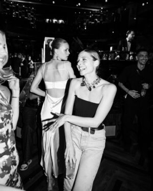 Svenja Jung Instagram - What a night ! ✨⭐️
Vielen Dank @filmpreis @flyingsteps93 @katjavongarnier @var7an @jasminshakeri und alle meine Lieblingstänzer 🫶🏼!!! Ich hatte so viel Spaß mit euch 💃 @majidk @luwam_russom @willy.hem @bboybart_ @frankydeee @kalli_tarasidou @norddiamond @empress_saintlaurent 
Schauschi-Dancers @max.schimmelpfennig @lea_van_acken @lucasreiber @alina_levshin @armankashanii 
Und Glückwunsch an alle Nominierten und Gewinner der Lola :) 
Tausend Dank an @josepharodriguez_styling 🤍 👑
&
@estherperbandt 
@mytheresa.com 
@jimmychoo 
🙏🏼🙏🏼🙏🏼🤍🤍🤍

H&M @romymeierofficial 🤍👏🏼

Fotos alle von @clemensporikys ! 👑⭐️🧡