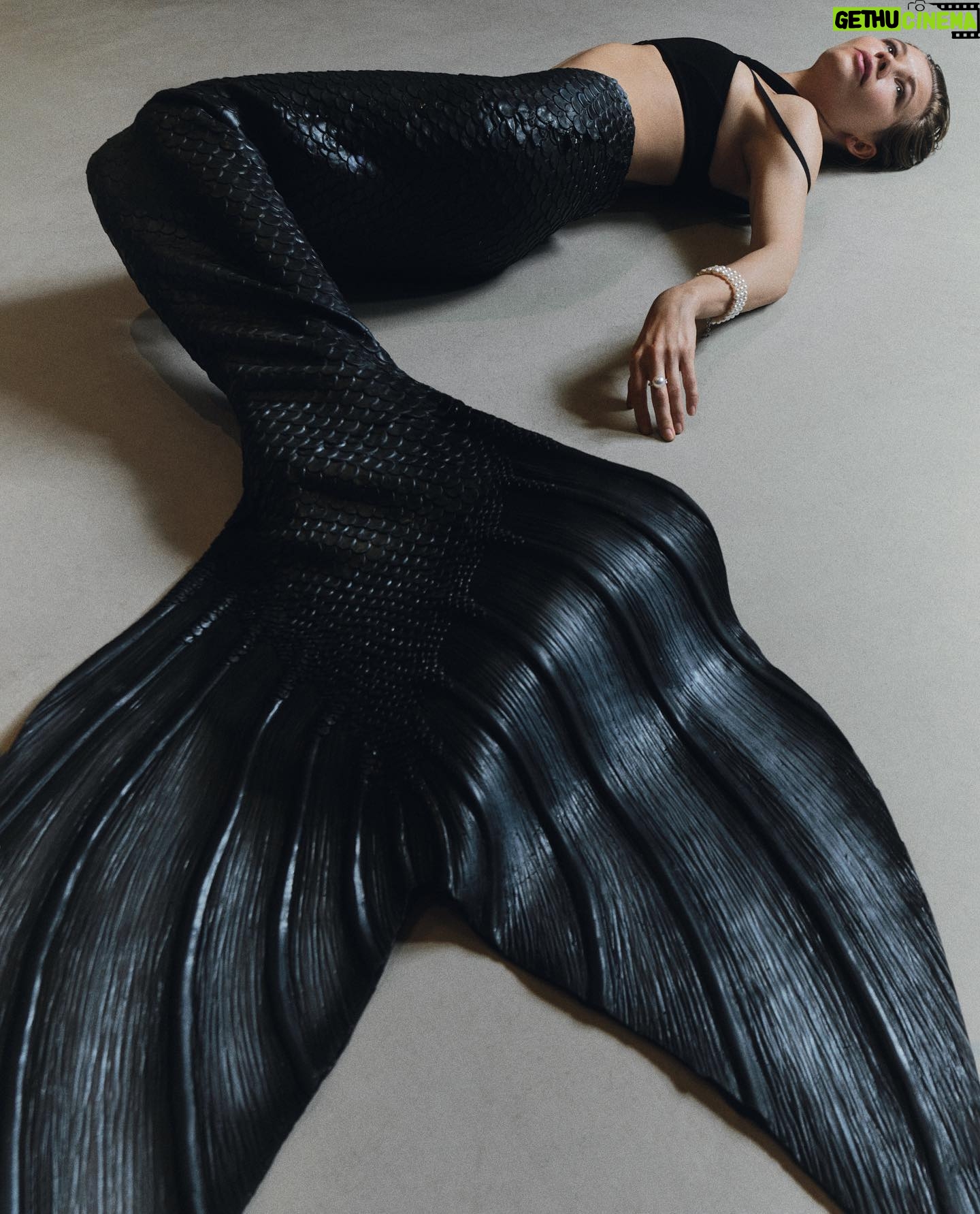 Svetlana Ustinova - 3.1K Likes - @umagazine
Фото @mikheevamasha
Стиль @j.avaisova
Макияж @tochilova
Волосы @marinaroy11
Продюсер @olga__zakatova
Интервью #марияушакова
Отдельное спасибо @nastyaavramenko
