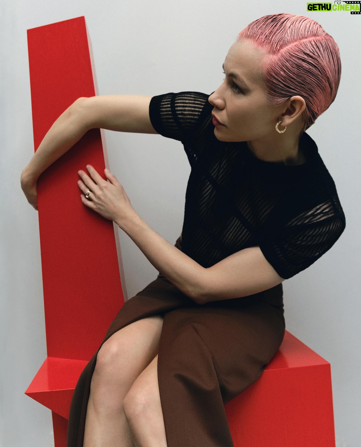 Svetlana Ustinova - 3.1K Likes - @umagazine
Фото @mikheevamasha
Стиль @j.avaisova
Макияж @tochilova
Волосы @marinaroy11
Продюсер @olga__zakatova
Интервью #марияушакова
Отдельное спасибо @nastyaavramenko