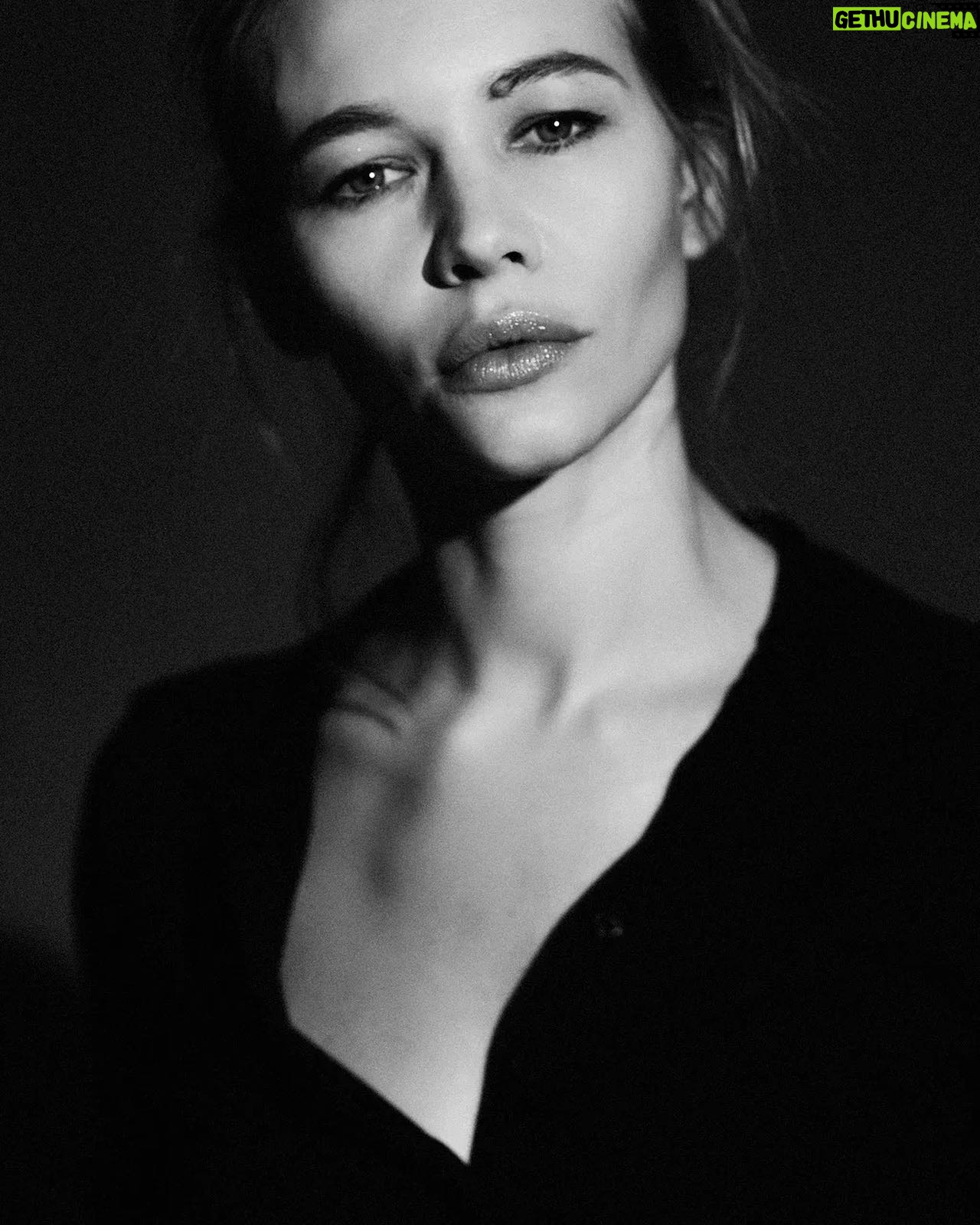 Svetlana Ustinova - 2.3K Likes - 1 октября
17.00
New York
@russiansamovar
«Три Эпохи»
Хочу поделиться с вами любовью к личности и творчеству Анны Ахматовой
Ссылка на билеты в шапке профиля
Фото @valentin_blokh
