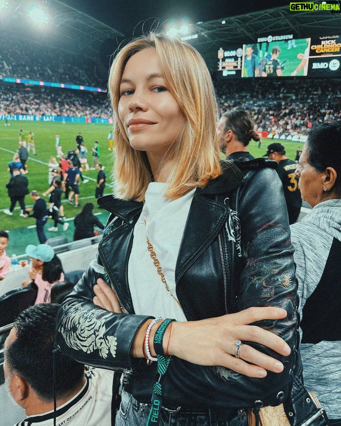 Svetlana Ustinova - 1.8K Likes - ⚽️