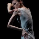 Svetlana Zakharova Instagram - “Silentium" ”Тишина" Спектакль рожденный в Большом театре во время пандемии. Сейчас проживаю его по новому. Всё меняется, мысли, мечты, стремления.. Silentium Silentium Silentium Photos by @bachifa76 Спасибо 🙏🏻
