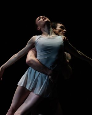 Svetlana Zakharova Instagram - “Silentium" 
”Тишина"
Спектакль рожденный в Большом театре во время пандемии. Сейчас проживаю его по новому. Всё меняется, мысли, мечты, стремления.. 
Silentium Silentium Silentium 

Photos by @bachifa76 
Спасибо 🙏🏻
