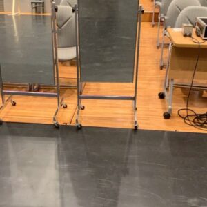 Svetlana Zakharova Instagram - Когда концерт не завтра и даже не послезавтра, бывает очень трудно себя заставить репетировать. 🤪Но с ленью мы умеем бороться 💪🏻 Наша супер команда:
 @savindisa 
@jacopotissi 
#mikhaillobukhin 
#slavalopatin 

When the concert is not tomorrow or even the day after tomorrow, it can be very difficult to force yourself to rehearse. 🤪
But we can fight with laziness 💪🏻 Our super team:
 @savindisa
 @jacopotissi
#mikhaillobukhin 
#slavalopatin 
#svetlanazakharova 

#iloveballet 
#ялюблюбалет