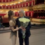 Svetlana Zakharova Instagram - Вчера на сцене @bolshoi_theatre прошёл спектакль Спартак, в честь юбилея потрясающего танцовщика и уникального педагога, Бориса Борисовича Акимова 💐 Дорогой Борис Борисович, будьте здоровы и счастливы! Пусть Ваши ученики приносят Вам много радости и море позитивной энергии! ✨✨✨✨✨ Happy anniversary, dear Boris Asimov!!! 💐✨❤️ #borisakimov #svetlanazakharova #bolshoitheatre #happyanniversary