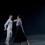 Svetlana Zakharova Instagram - 31 октября. «Габриель Шанель» На сцене Большого театра. Вместе с @artemy.belyakov Спасибо @lounnaa за предоставленное видео💕