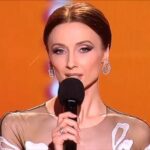 Svetlana Zakharova Instagram - Друзья, неделя опять пролетела совершенно стремительно😍. Уже завтра на телеканале «Культура» @russiaculture выйдет новый выпуск проекта "Большие и маленькие"💃🕺. В этот раз его тема: "Современный танец". Начало в 15:30☝☝☝ Не пропустите❗   Мои наряды от @yanina.yulia 🌸@yaninacouture   @sofyagaydukova @igortsvirkofficial @alexandermogilev @ramil.mekhdiev #СветланаЗахарова #РоссияКультура #большиеималенькие #svetlanazaharova