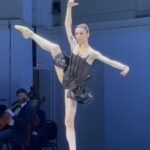 Svetlana Zakharova Instagram - Ещё немного танцев 🩰 ✨✨✨✨✨✨ A little more dance🩰 Music: Handel Choreographer: Mauro Bigonzetti Costume design: @helenademedeiros_artist