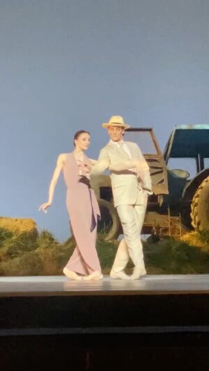 Svetlana Zakharova Instagram - "Чайка" 29 марта. 

@artemy.belyakov 
@demutsky 
#юрийпосохов 
#большойтеатр