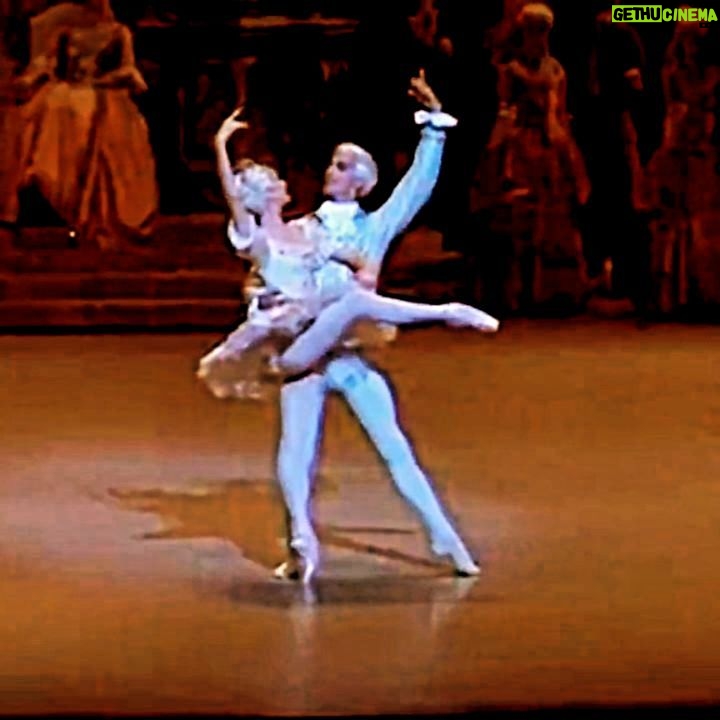 Svetlana Zakharova Instagram - 20 anos atr谩s 馃挋 @svetlana_zakharova_official & @josecmartinezofficial na 贸pera de paris 馃┓
