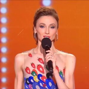 Svetlana Zakharova Instagram - Друзья, завтра на телеканале «Культура» @russiaculture выйдет уже четвертый выпуск проекта "Большие и маленькие". Его тема: "Балет". Не пропустите!🕺💃.

Начало в 15:30☝☝☝
 
Мои наряды от @yanina.yulia 🌸@yaninacouture
 
@sofyagaydukova
@igortsvirkofficial
@alexandermogilev
@ramil.mekhdiev
#СветланаЗахарова
#РоссияКультура
#большиеималенькие
#svetlanazaharova