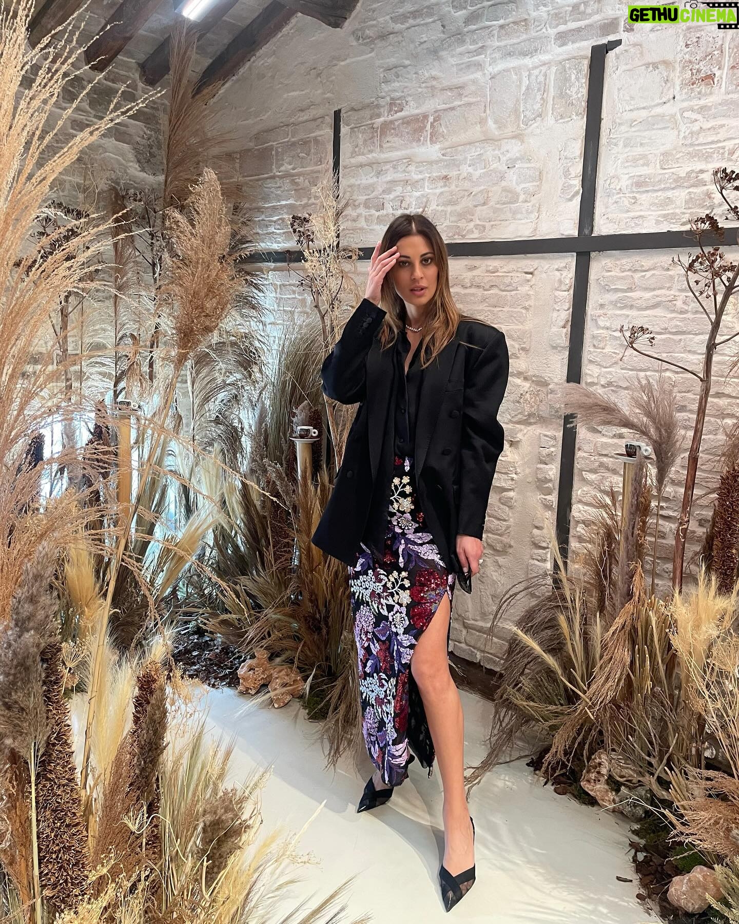 Sveva Alviti Instagram - Happy to be in Venice for the pre-opening of @labiennale thanks to @illy_coffee for the spécial expérience. We had such an amazing time. #QualityLovesDetails #IAC #Biennalearte #invitedby #Foreignerseverywhere