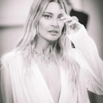 Sveva Alviti Instagram – A girl should be two things: who and what she wants.🍁
( coco Chanel )