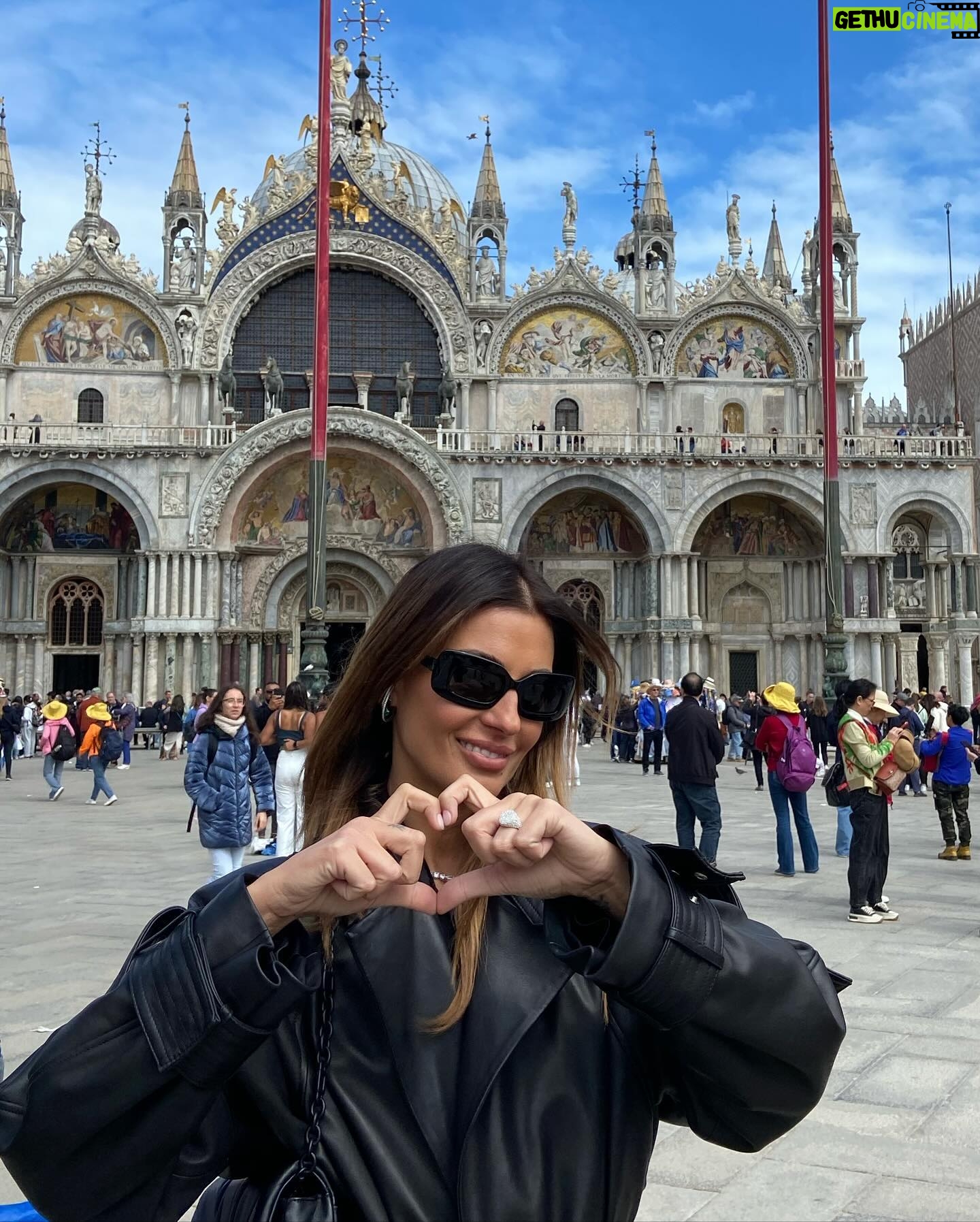 Sveva Alviti Instagram - Happy to be in Venice for the pre-opening of @labiennale thanks to @illy_coffee for the spécial expérience. We had such an amazing time. #QualityLovesDetails #IAC #Biennalearte #invitedby #Foreignerseverywhere