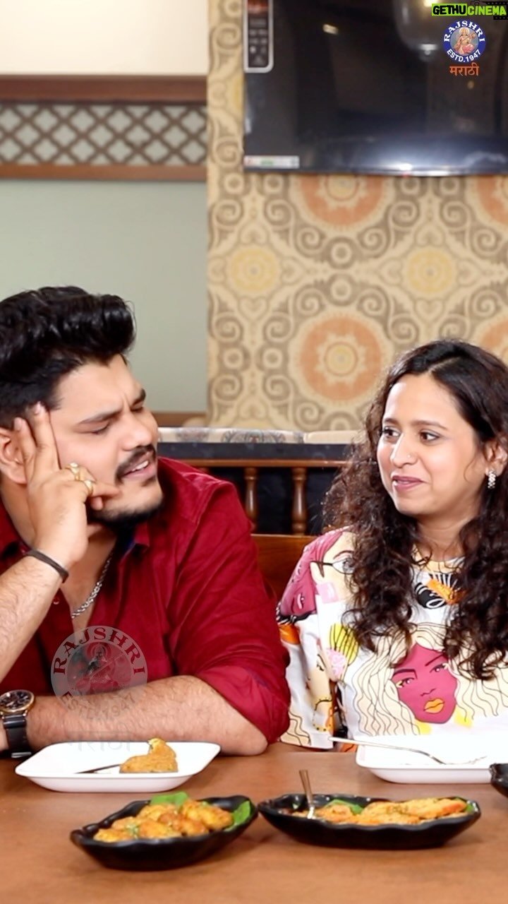 Swanandi Tikekar - 25.1K Likes - मैत्री, प्रेम आणि लग्न या सगळ्याची एका वर्षात बांधलेली गाठ, आई-बाबांना एकमेकांबद्दल सांगितलं तो दिवस, लग्नाची धमाल आणि मस्त उखाणे.. अशी सगळी मेजवाजी म्हणजे #Anandi बरोबरचा आजचा एपिसोड. पहायला विसरू नका Todays Special चा विशेष भाग फक्त राजश्री मराठीवर.