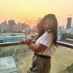 Swanandi Tikekar Instagram – Cause i got the wind in my hair!! 🌻

#sunset #weekeknd #gratitude #love #swanandi