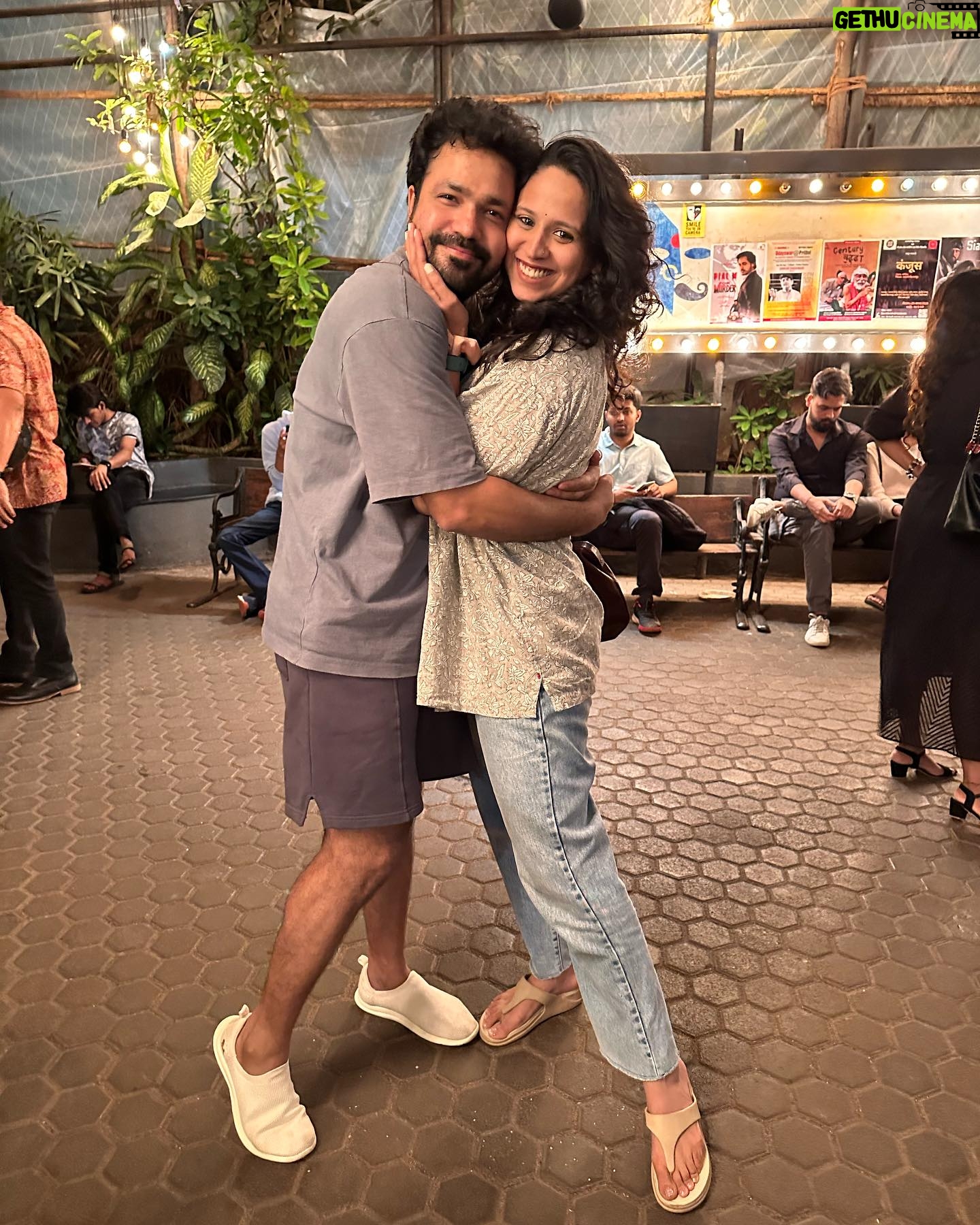 Swanandi Tikekar - 20.6K Likes - Ya gelya athavdyat mi salag 3 nataka baghitli! Ani majhasathi ha athavda atyanta sundar athavda tharla. I saw 3 plays and a webseries and all my friends and ppl who i admire as actors, have done a fabulous job. It was so enriching to see everyone perform.
These plays are a must watch!!! Hi Nataka Jaroooooor bagha!!!
1. Kirkol navre
2. Jar tar chi goshta.
3. Uchhad
And also @mekrutikadeo @suvratjoshi such subtlety in your perfommance in Taali. Absolutely happy and proud of you!!! @kshitijpatwardhan 👏🏻👏🏻👏🏻👏🏻
Do watch on @officialjiocinema
#mustwatch #theatre #thisseason #friends #proud #love #beautifulweek #gratitude #swananditikekar