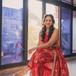Swanandi Tikekar Instagram – In love with this look!!!! ❤️

Thank u @nishant_tapkir_makeup 😘😘

#sundaythrowback
#love #gratitude 
#swanandi