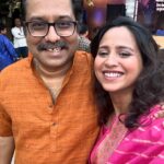 Swanandi Tikekar Instagram – Shabda Suranchi Mehfil in Pune!!!! What a blessed day it was with @vaibhavjosheeofficial and @avinashchandrachud. Singinging and anchoring with these brilliant artists was such an enriching experience! 🙏🏻🙏🏻

📸 @shammikabhidde 😘😘
#music #poetry #anchor #prep #preshow #gratitude #blessed #swananditikekar