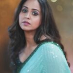 Swanandi Tikekar Instagram – Bling all the way!!!✨✨

Clicked by @sameer_gawde_photography 

#redcarpet #zeegaurav #zeemarathi #anandi #bling #swananditikekar