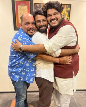 Swanandi Tikekar Instagram - The countdown begins!!! 
U guys were our first ata line lagliche!!! ❤️❤️❤️ thanks my loves! It all started with u guys by my side! 🤗🤗🤗 And thank you for giving us a hashtag @sukanyamoneofficial 😂😂😂. 

#anandi

#friendslikefamily #kelvan #bridetobe #groomtobe #mygang #yaay #swananditikekar #ashishkulkarni #anandi